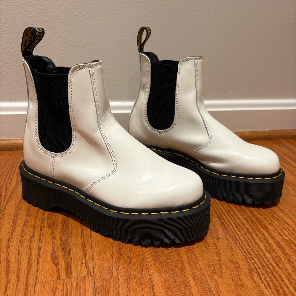 Dr‎ Martens 2976 Quad White Platform Chelsea Boots Sz 7